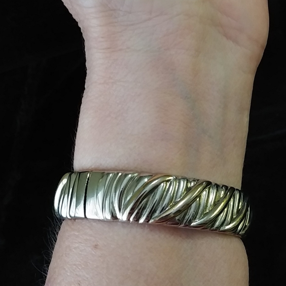 Watch - Picture 2 of 3